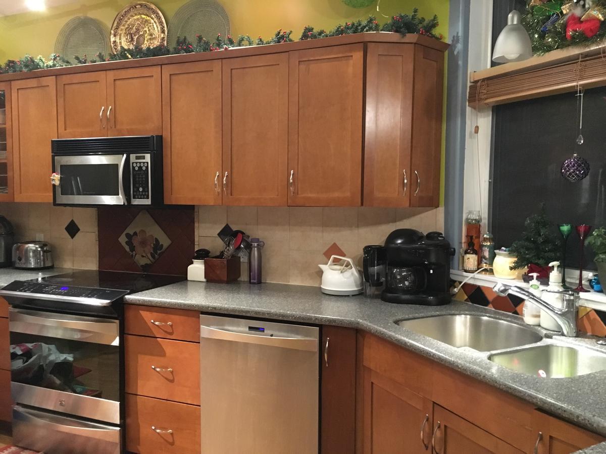 Mabuhay Lakeside Manor Bed & Breakfast Йелоунайф Екстериор снимка